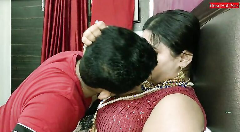 Tamil Sexy Couple Softcore Sex! Homely Sex With Clear Audio