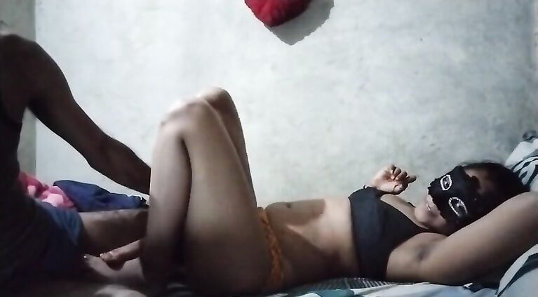 Aunty ne gar bulakar bujai apni pyas