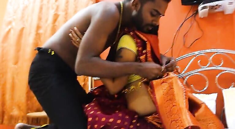 A CUTE COUPLE IN ENJOYING HER LEISURE TIME AND DOING SOME FUN & MASTI, HARDCORE SEX, HOT SRABONI