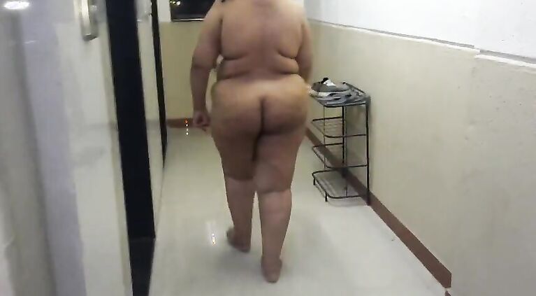 Tamil milf going out and getting naked