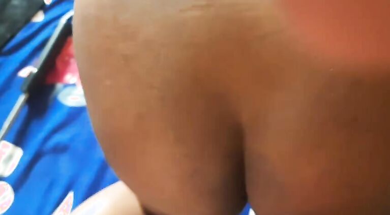 Tamil girlfriend Alisha sucks like a pro while talking dirty