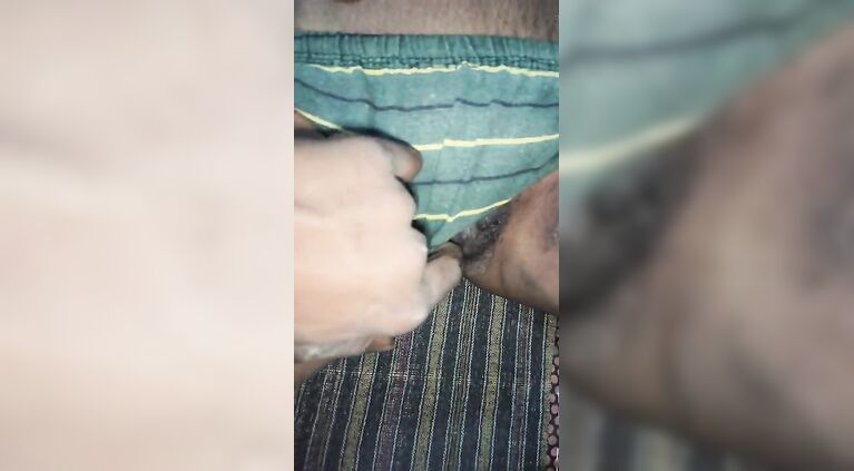 My milf put her finger in her vagina and released the water