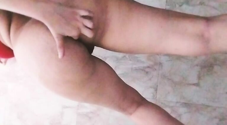 Sexy bhabhi bathing at home dawar see her and make film