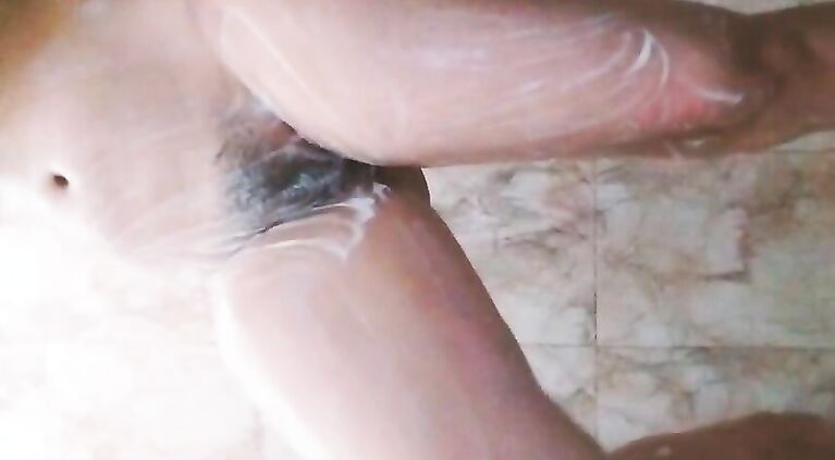 Beautiful riya ne aapni virgin ko toda ungli s
