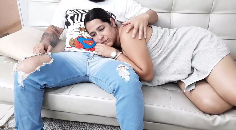 take advantage of my stepbrother's horny gf to fill her mouth with cum - Porn in Spanish