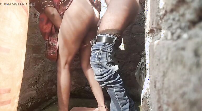 Desi Indian Erotic Bhabhi fucks in the openly bathroom outdoors