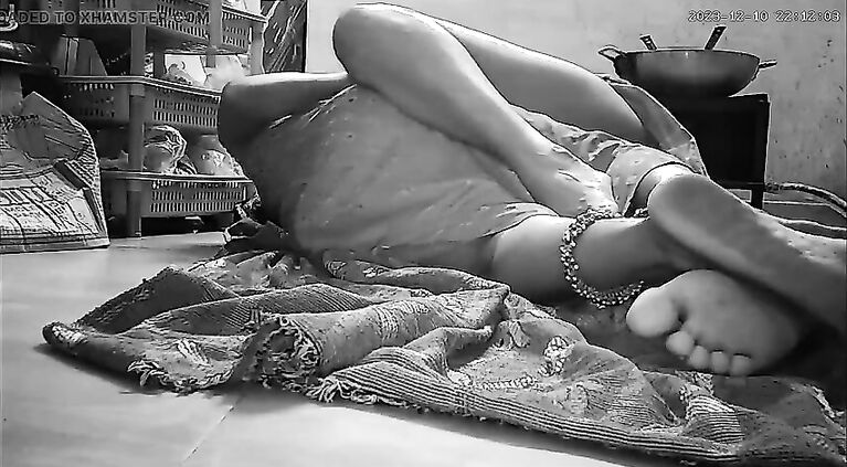 Tamil milf huge dicky showing butt