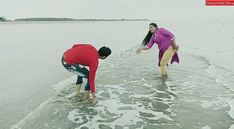 Tamil Bengali milf Dating sex with husband friend! Cuckold Sex