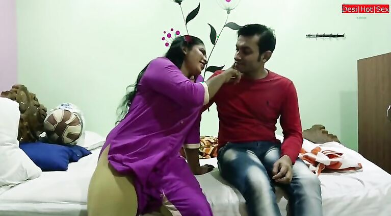 Tamil Bengali milf Dating sex with husband friend! Cuckold Sex