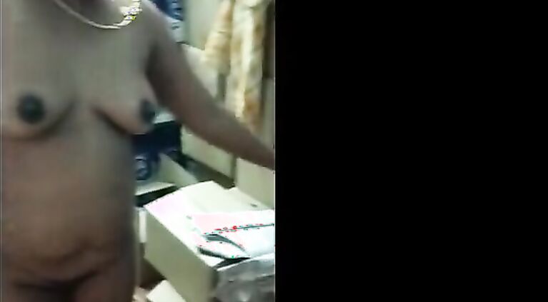 Desi lady testing which is good for cunt carrot or cucumber