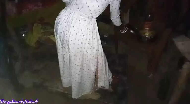 Chudai Hui bahut mast Bengali aunty ko Durga Mela ghuma kar le aaye by bengaliauntykichut