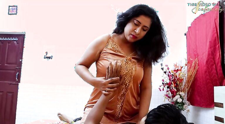 House owner is a hot lady looking for fresh dick for her wet cunt