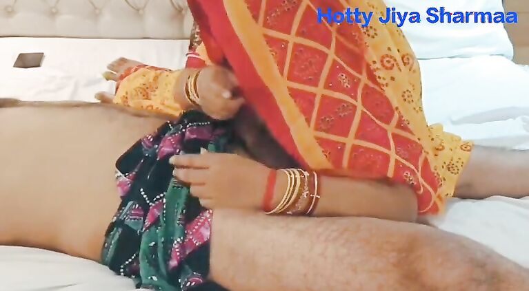 XXX Village Housewife fuck in Yellow Saree. Clear hindi voice