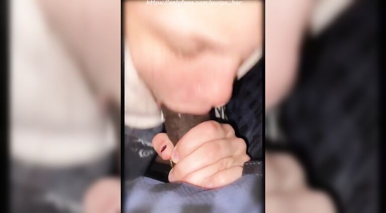 Cheating 18 year old white girl wants to play with my dick in the back of the car so I let her.