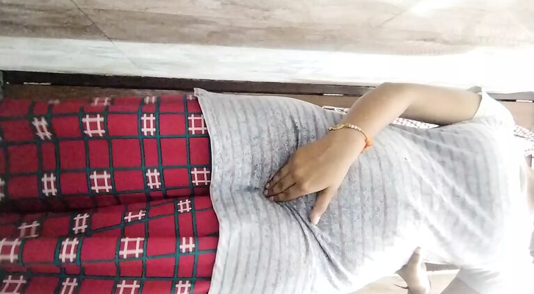 Innocent sexy girl bathing in Tamil home Desi sexy girl indian