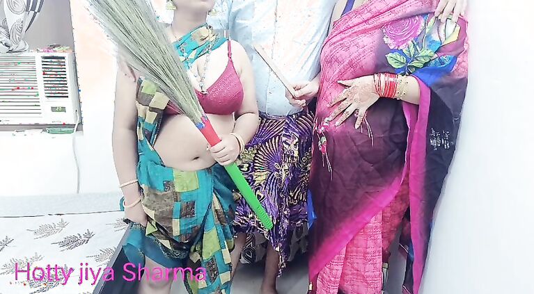 XXX Sexy Desi aunty shared his husband with maid!! Tamil latest 2024 cute triple sex