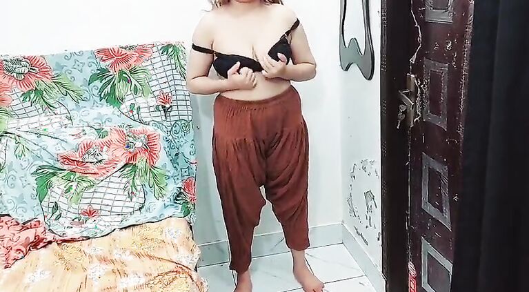Tamil Mommy Fucked By Her Old Friend On Anniversary