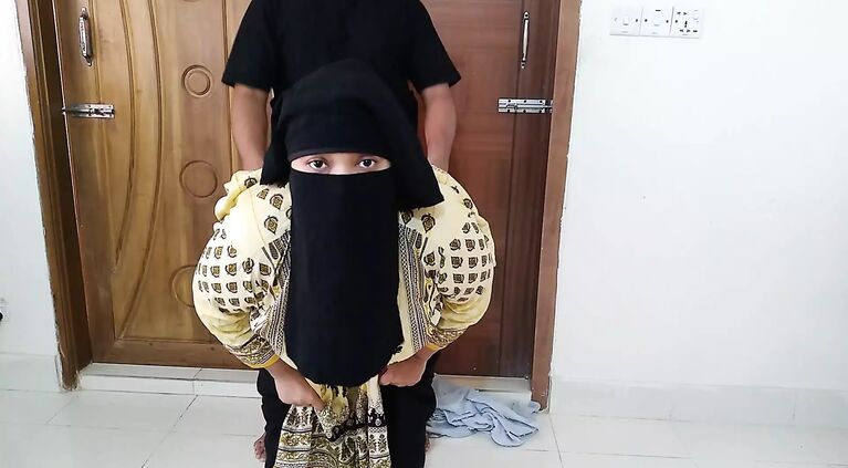 (Tamil Maid Ki Jabardast Chudai Malik) Indian Maid Fucked By Owner While Cleaning House - Big Butt Cum