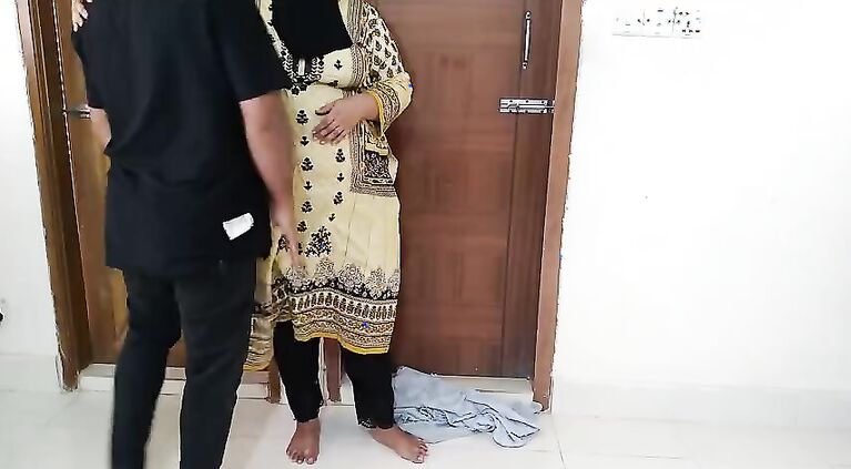(Tamil Maid Ki Jabardast Chudai Malik) Indian Maid Fucked By Owner While Cleaning House - Big Butt Cum