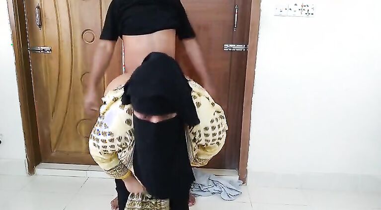 (Tamil Maid Ki Jabardast Chudai Malik) Indian Maid Fucked By Owner While Cleaning House - Big Butt Cum