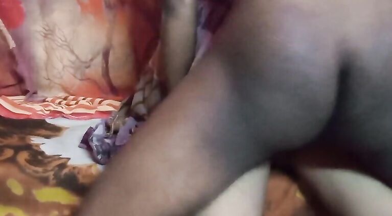 Gaon ki randi aati ki beautiful vagina ko indian ladke ne chodkar maje