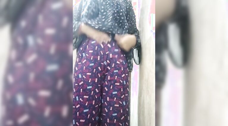 Beautiful teenage maid fingering in ass fuck at India