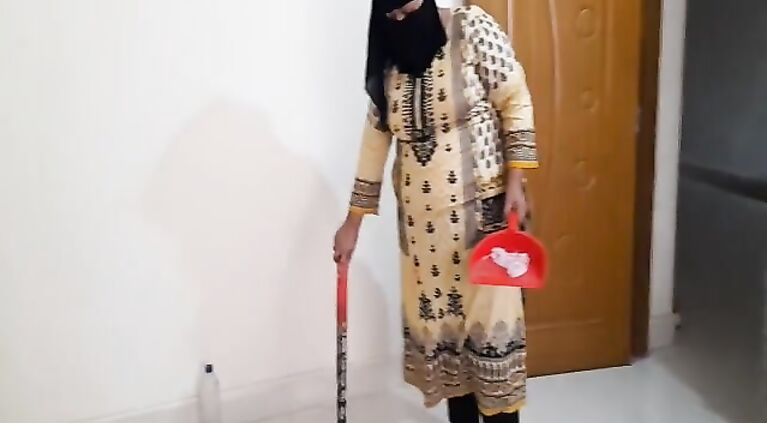 Teenage 18+ Sexy PLUMP Satule Maa Ko Beta Ni Bed Room Par Chudai (Innocent stepmother gets pregnant)