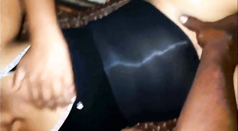 Sri Lankan milf sex with her husband after a cute oral and fucked