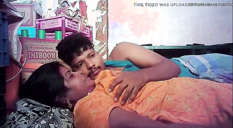 Desi village house housewife huge boobs pressing