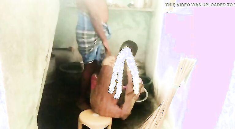 indian aunty When cleaning dishes oral