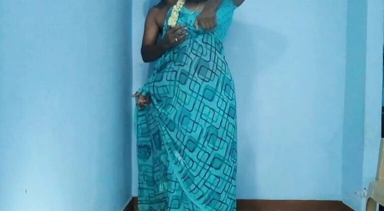 Desi aunty clear audio sec