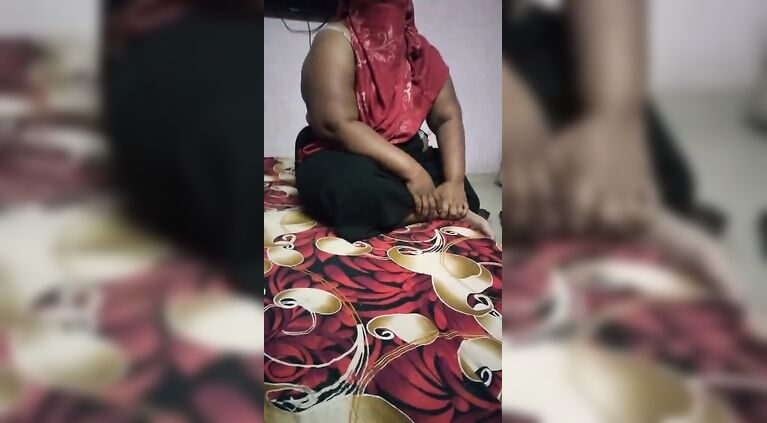 Desi dirty talk and explain sex experience. Huge aunty come again