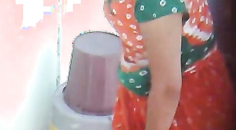 Neighbour Aunty Washing - Movies.