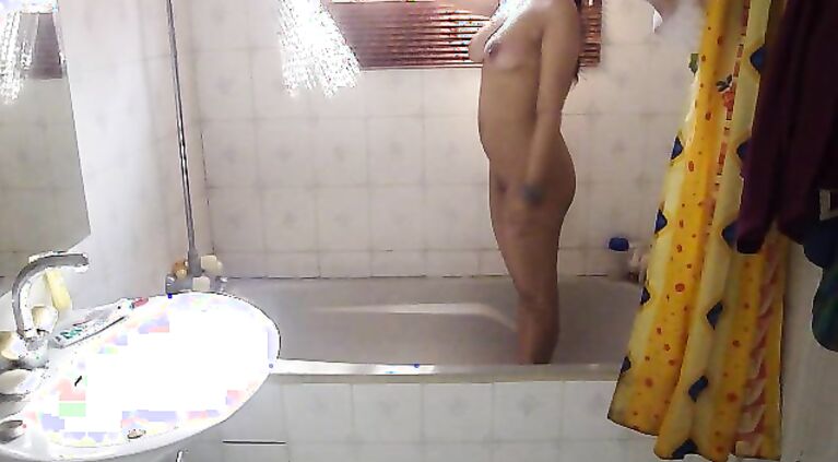 Meenal Sood Shower Show! - Movies.