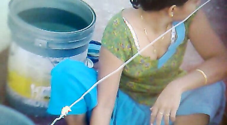 Indian Housewife Cleveage - Movies.
