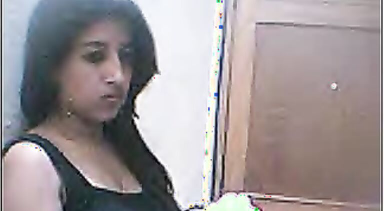 Sexy Bengali beauty Rajani bhabhi l1eaked clip getting her boobs sucked by her ex boyfriend