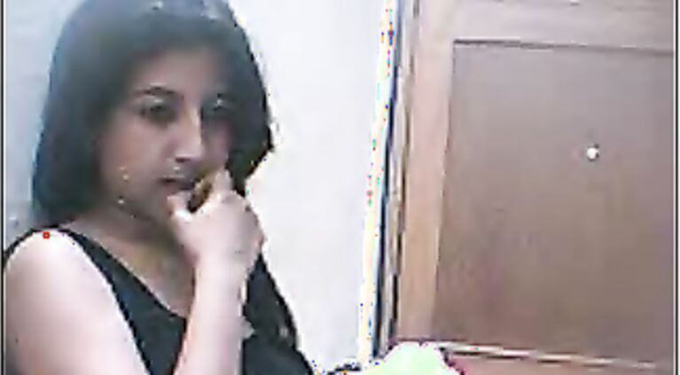 Sexy Bengali beauty Rajani bhabhi l1eaked clip getting her boobs sucked by her ex boyfriend