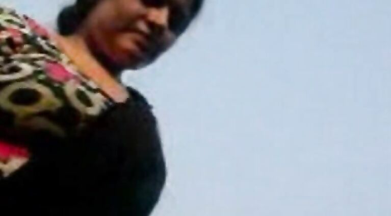 Desi Fuck On A Chair - Movies.