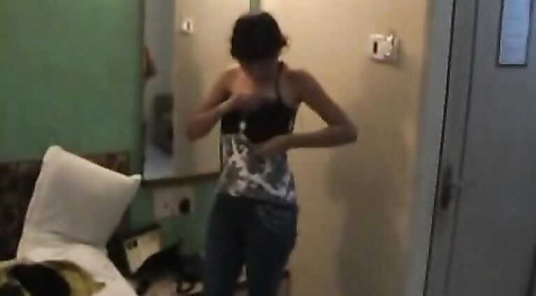 Mallu bhabhi naked getting her big ass exposed by her hubby on camera with ass hole fully visible