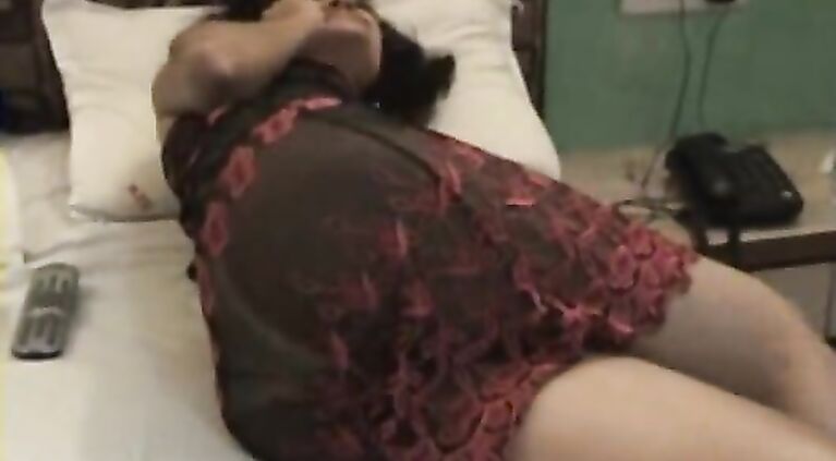 Indian teen dancing on sexy Bollywood chickni chambeli in front of her boyfriend giving hos poses