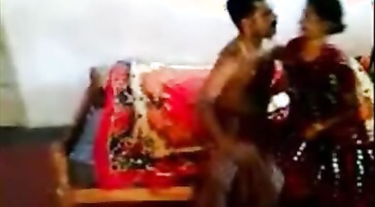 Hot Maullu Couple - Movies.