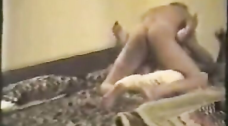 Kolkata college lovers Pinky and Rana self recorded fucking video l1eaked online