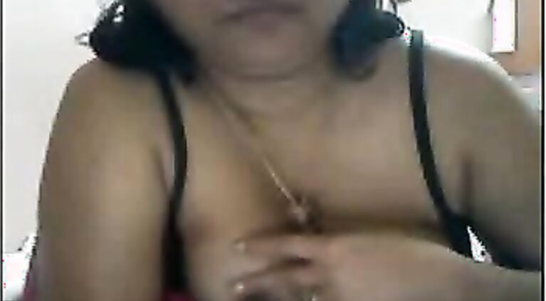 Cheating wife deepa from Meerut, India exposed by indianhiddencams.