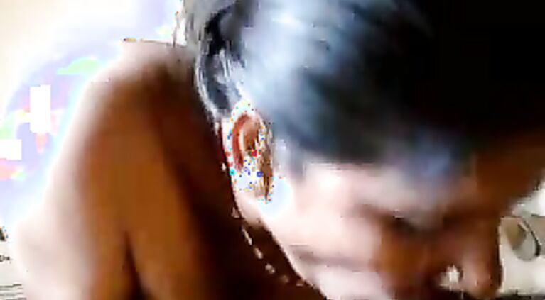 Hyderabadi Aunty Sucking - Movies.
